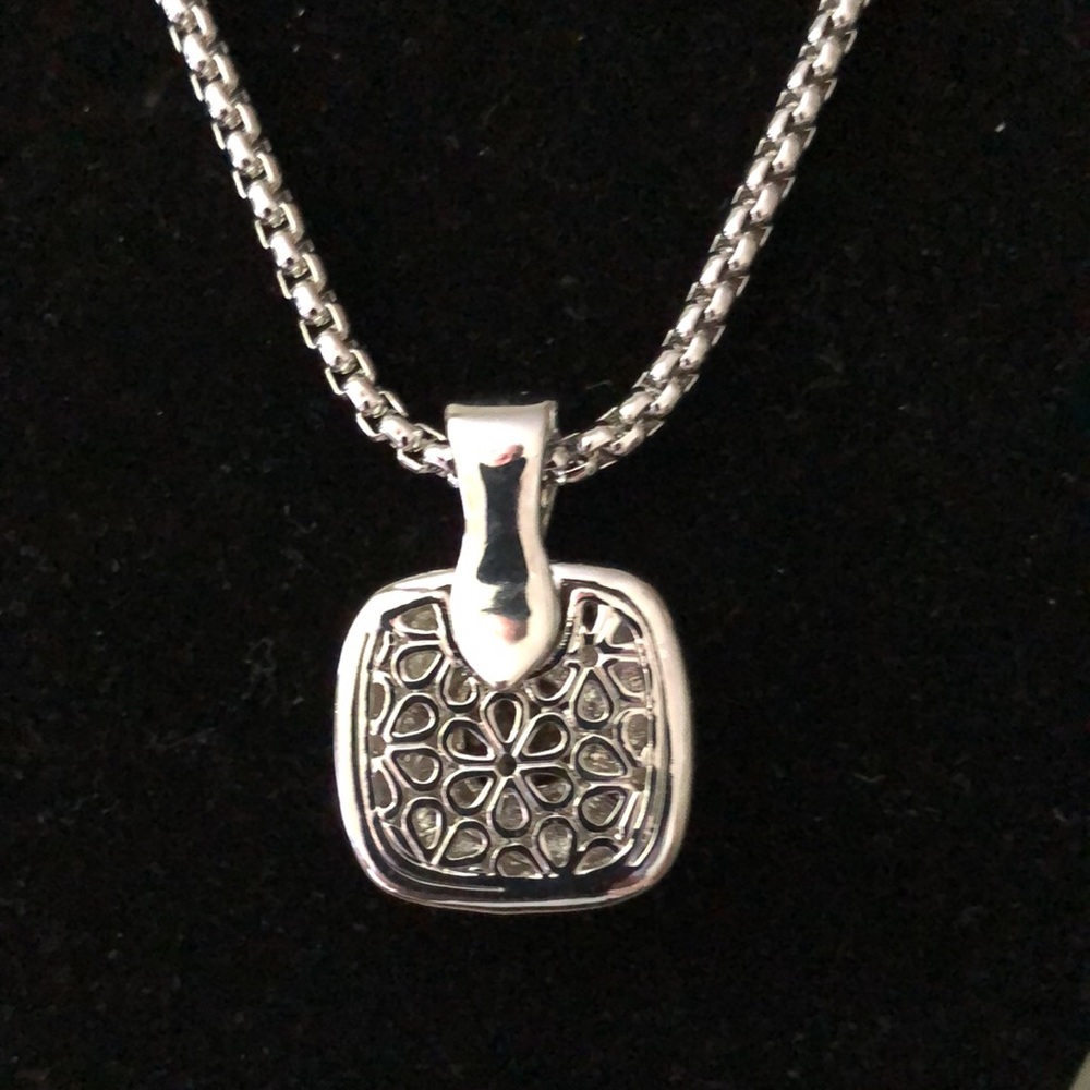 - Pendant and necklace - Picture 2 of 6
